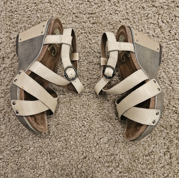 Dansko Sand Antique Frida Wedge Clog Sandal Heel Womens, Size 38 / US 7.5 - Picture 1 of 9